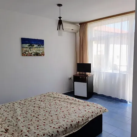 Vila Leonard Costinesti